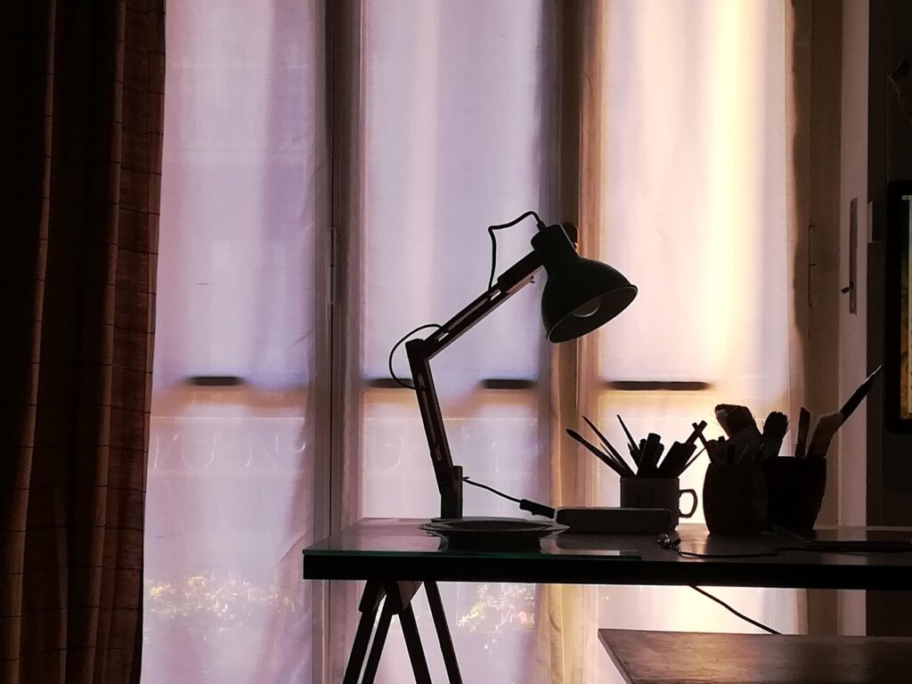 自宅でできる肘ケアの効果的な方法は？